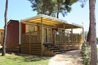 AEC Vacances - Les Dauphins, Camping à Saint-Cyr-sur-Mer