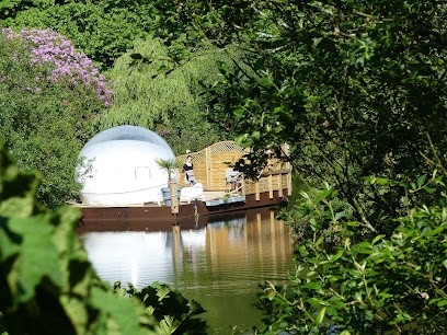 Domaine Rêves Étoilés : Nuit insolite en bulle et en cabane La Roche Maurice Bed & Breakfast (Finistère), Camping à La Roche-Maurice