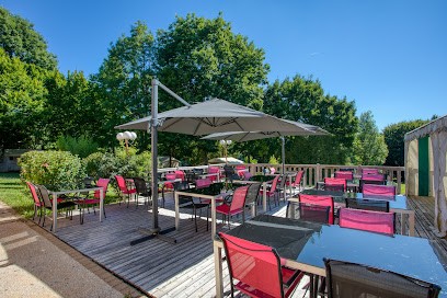 Flower Camping Les Nauves, Camping à Pays de Belvès