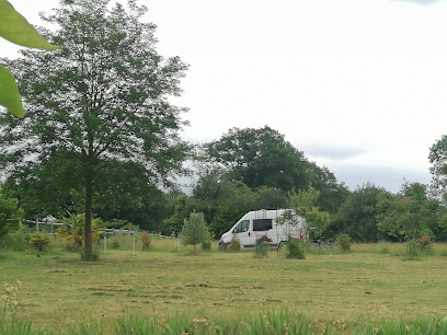 Le Jardin Des Voyageurs Camping à Saint-Christophe