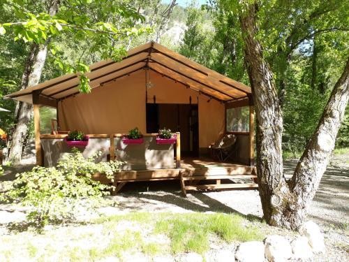 SARL LES ACACIAS, Camping à Vercheny