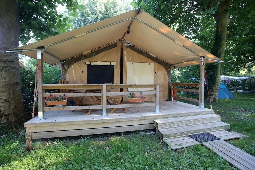 Camp Ilot Du Chail, Camping à Sansais