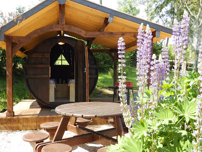 Les Tonneaux À Cidre - Pomme De Reinette Et Pomme D'api - Calvados, Camping à Lisores
