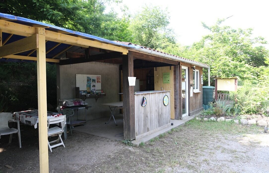 Camping Les Châtaigniers, Camping à Saint-Sauveur-de-Montagut