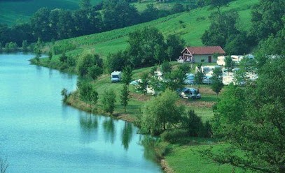 Camping du lac de la Laure, Camping à Unzent