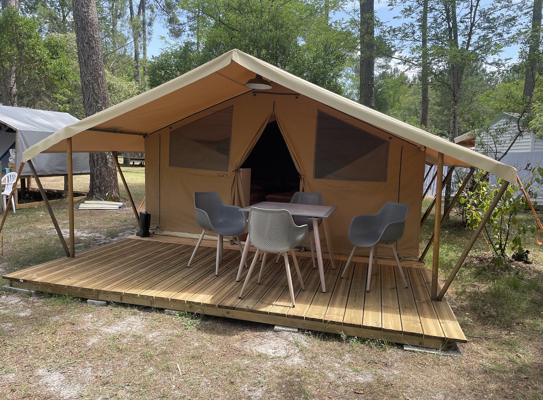 Camping Vert Bord'eau Camping à Saint-Symphorien