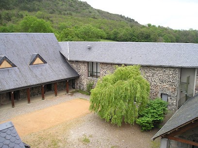 Centre Temps Jeunes - Le Manoir Du Viginet, Camping à Saint-Nectaire
