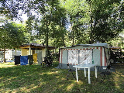 Camping Le Pousadou Camping à Berrias-et-Casteljau