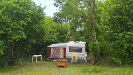 Camping De La Grande Perrure Camping à Mervent