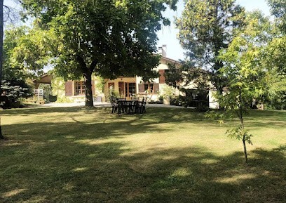 Camping Accueil Vélo, Chambres D'hôtes, Canal Des Deux Mers, Entre Bordeaux Et Toulouse, Camping à Marcellus