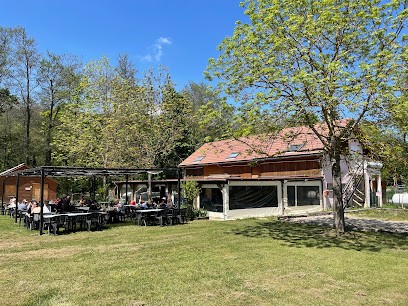 Camping Les Cordeliers, Camping à Pierre-Châtel
