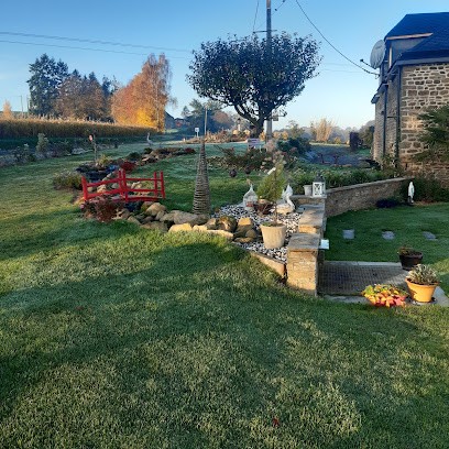 Camping Et Gîte LA CASCADE, Camping à Ernée