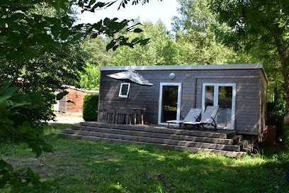 Cabane Lodge Domaine Du Lac Chambon, Camping à Murol