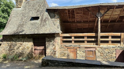 Aire Naturelle camping Et Gite D'etape De La Bontat, Camping à Voutezac