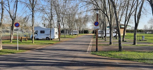 Camping Iloa - Eau Fil De L'O, Camping à Thiers