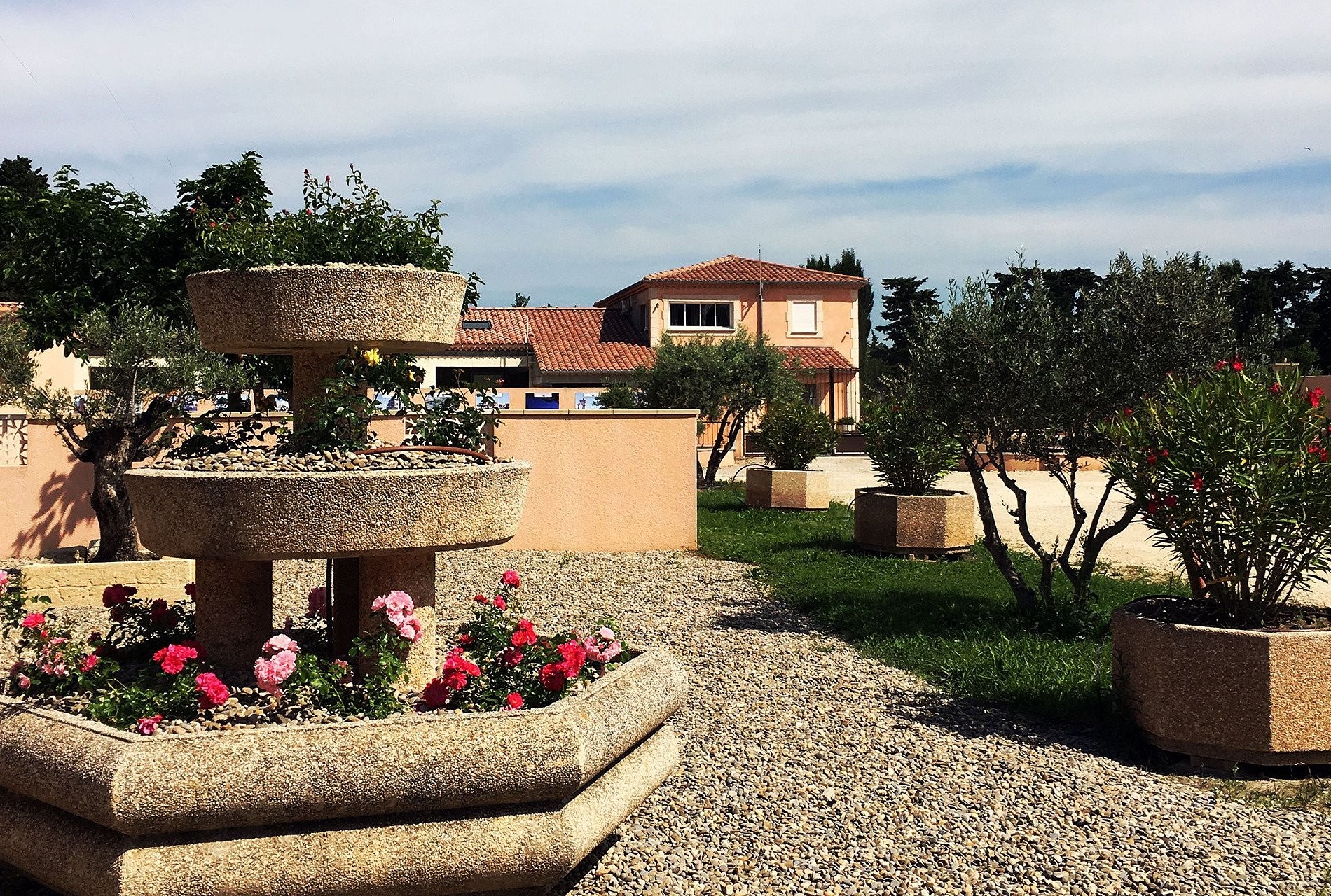 Camping le Pilon d'Agel | Camping Noves | Bouches du Rhônes, Camping à Noves