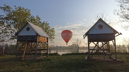 Au Bord De Loire, Camping à Gennes