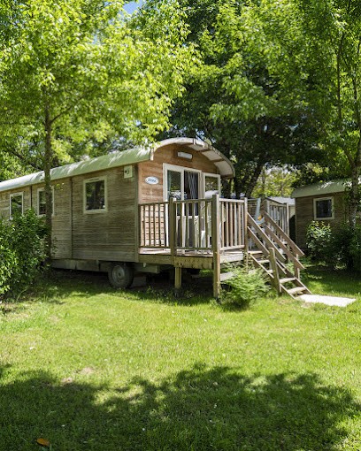 Camping Au Soleil D'Oc, Camping à Monceaux-sur-Dordogne