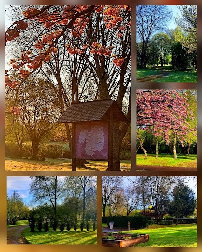 Camping Municipal De Fougères (Paron) FERMETURE 31 OCTOBRE 2024, Camping à Fougères