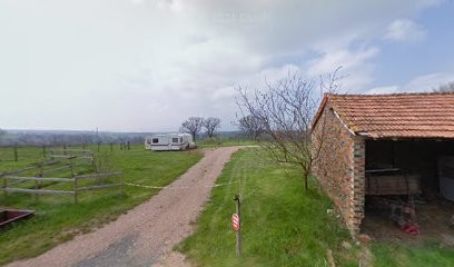 Accary René, Camping à Noailly