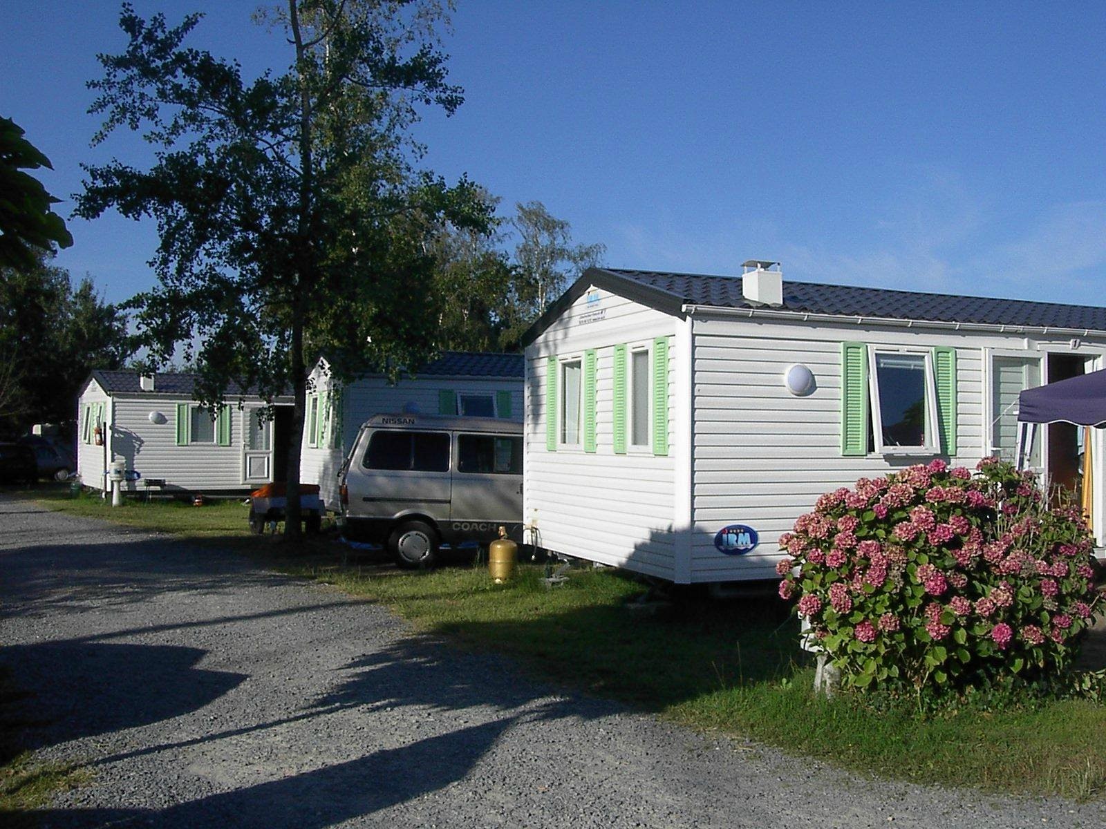 Flower Camping ponds mina, Camping à Saint-Sornin