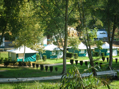 Camping Le Roc De Lavandre Camping à Saint-Félix-de-Reillac-et-Mortemart