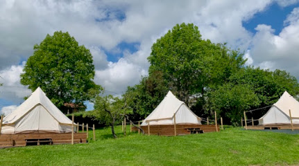 Camping : Au Cœur Des Monts Camping aux Halles