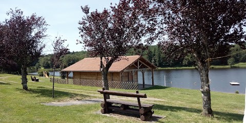 Camping Du Lac, Camping à Saint-Mathieu