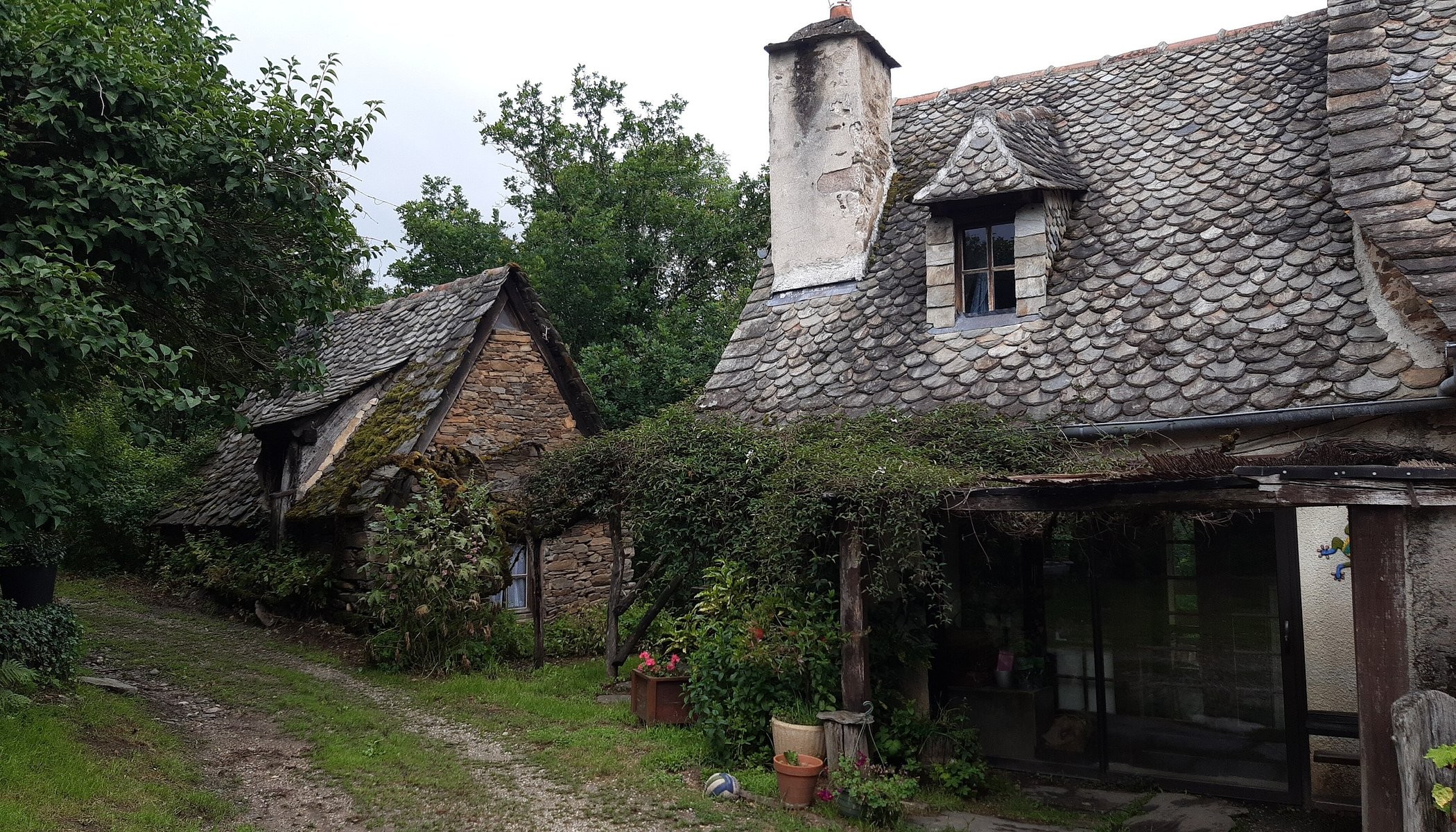 Sentier Battus - Chemin Faisant, Camping à Murols