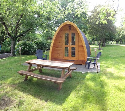 Ferme La Ramière : Gite, Chalets Et Camping, Camping à Sainte-Colome