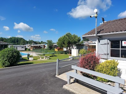 Camping Les Pommiers, Camping à Thiembronne