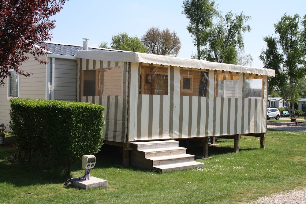 Camping Caravaning De Salverte, Camping à La Neuville-du-Bosc