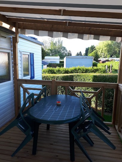 Camping Les Charmilles, Camping à Houlle