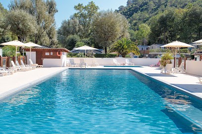 CAMPING APV AU VALLON ROUGE 4 Etoiles avec piscine - Provence, Camping à La Colle-sur-Loup