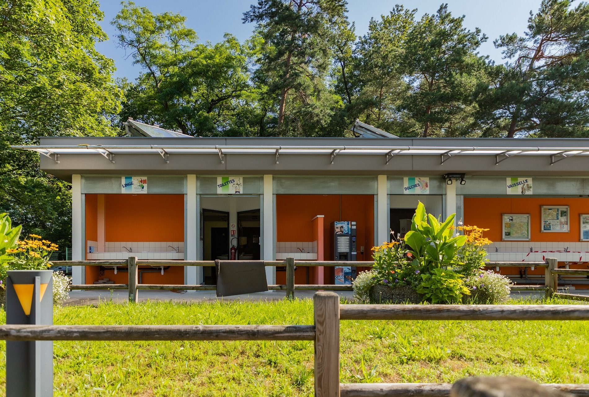 CAMPING LES PINS, Camping à Haguenau