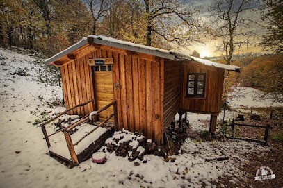 Les Cabanes Au Bord Du Monde En Corrèze, Camping à Chapelle-Spinasse