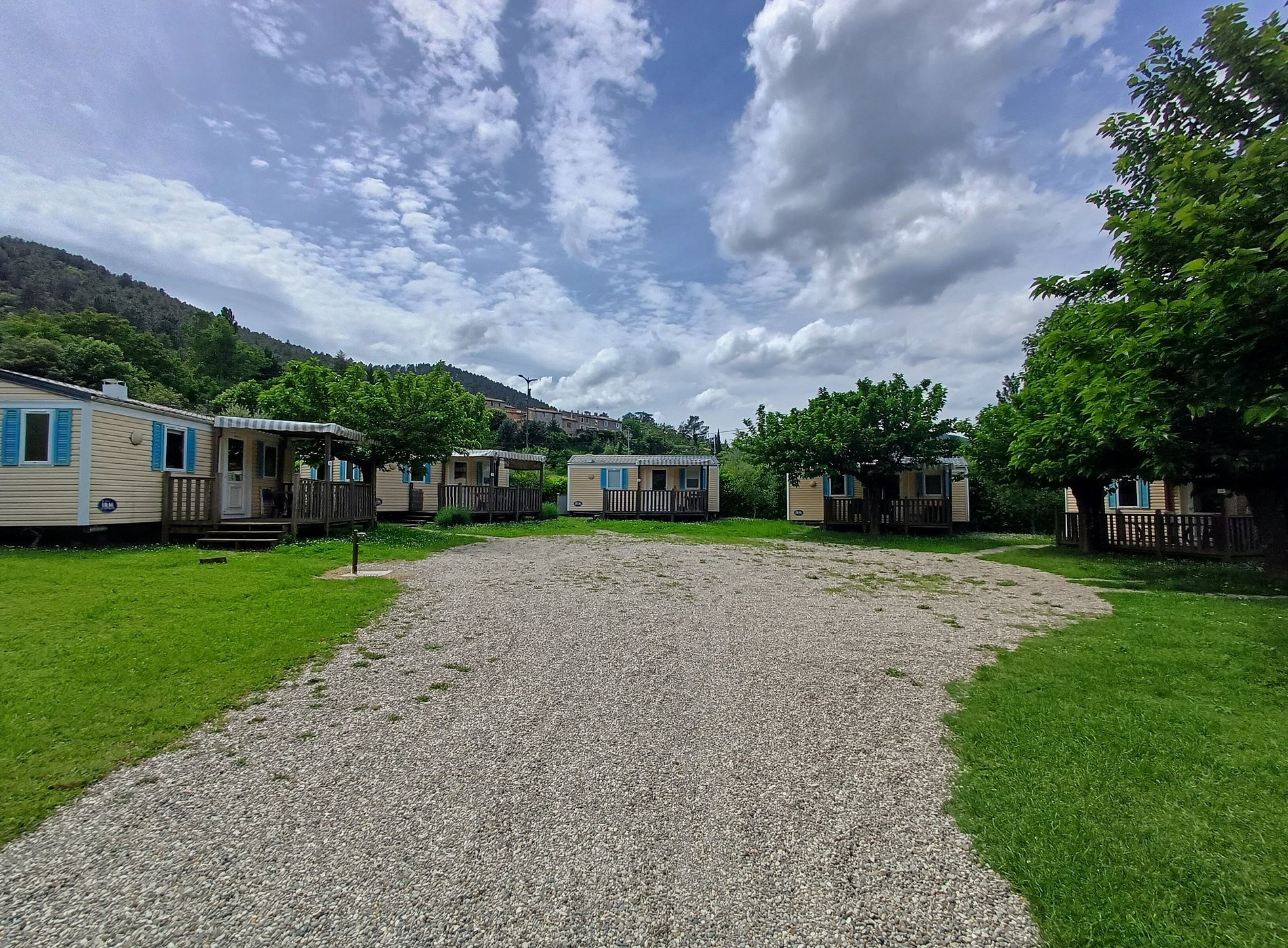 Camping La Gare des Amis, Camping à Saint-Fortunat-sur-Eyrieux