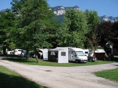 Camping Municipal les Berges du Guiers, Camping à Saint-Laurent-du-Pont