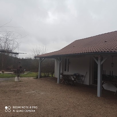 Sas Camping Domaine De Lascaux, Camping à Saint-Germain-les-Vergnes