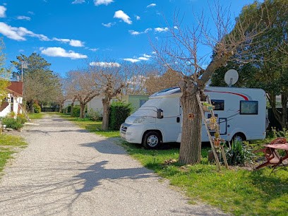 Camping Du Pont De Lunel, Camping à Lunel