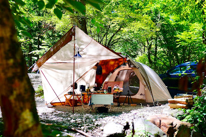 Camping La Berge Fleurie Camping à Mialet